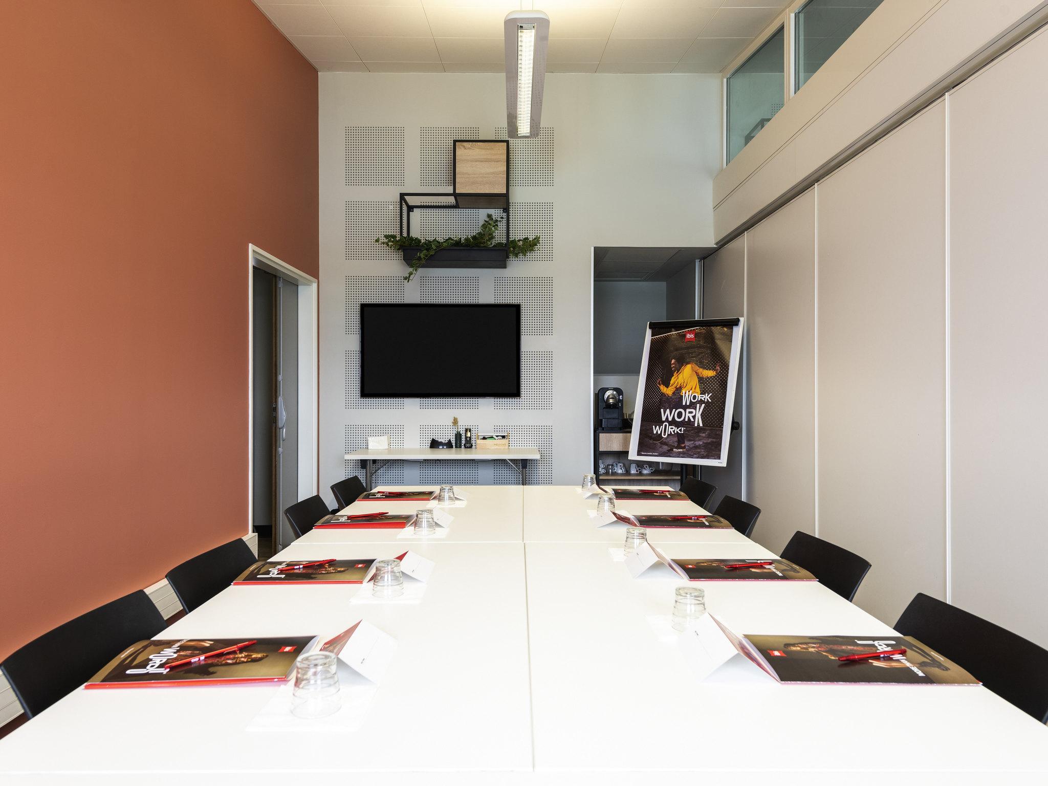 Ibis Lyon Sud 3*